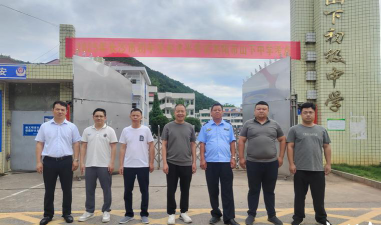 澄潭江镇山下中学阅读区