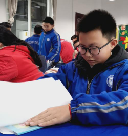 鹤岗市工农区湖滨小学阅读区
