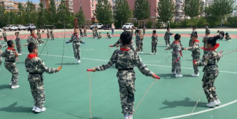 鹤岗市南岗小学阅读区