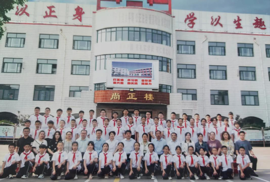 双鸭山市河西小学阅读区