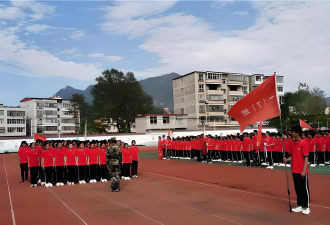 商城县达权店高中阅读区