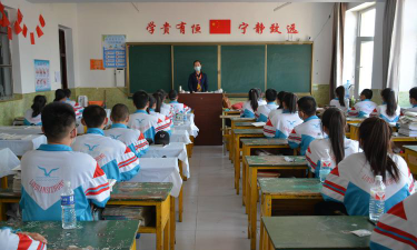 林甸县四中小学部阅读区