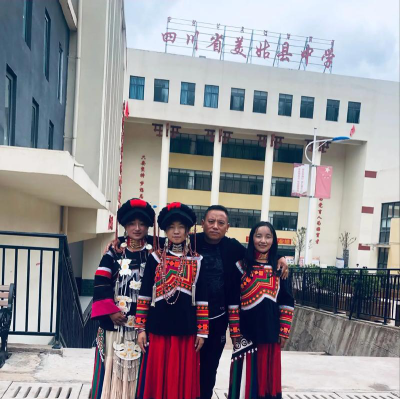 东川区铜都镇姑海中学阅读区
