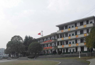 衡阳县岘山乡木口中学阅读区