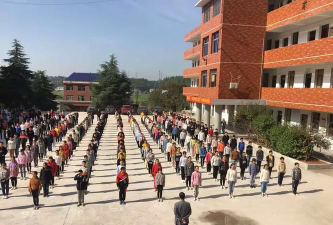 杉桥镇中心学校阅读区
