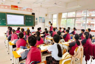 东莞市樟木头镇鹏程学校阅读区