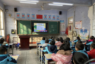 龙山镇黄塱小学关前教学点阅读区