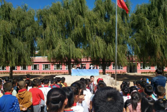 海林市二道镇中心小学阅读区