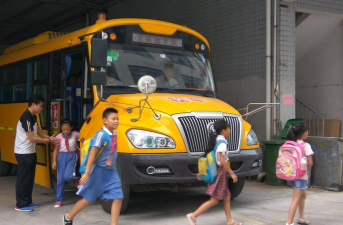深圳市光明区诚铭学校阅读区