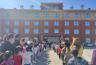 绥化市北林区兴福乡中心小学阅读区