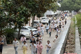 邵东县流光岭中学阅读区