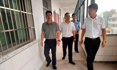 邵东县水东江镇水东江中学阅读区