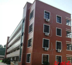 新邵县大新乡龙口溪中学阅读区