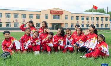 安达市友谊小学阅读区