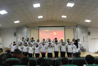 武汉市第三十二中学阅读区