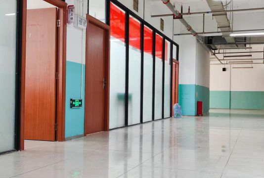 武汉市秦园路学校阅读区