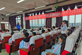 加格达奇区跃进小学阅读区