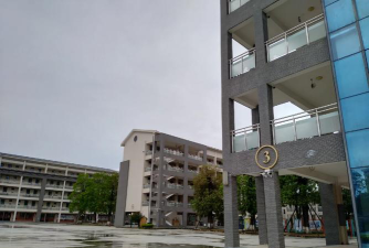 凝秀中学阅读区