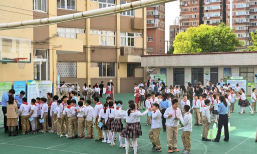 上海市静安区宝山路小学阅读区