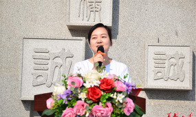 对江中心学校阅读区