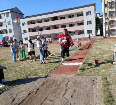 白云中心学校阅读区