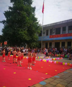 彭新镇幼儿园阅读区