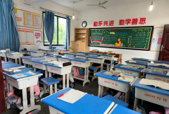 长春市绿园区城西镇杨家小学阅读区