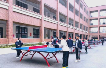 黄石市白马山学校阅读区