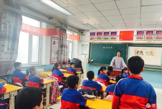 德惠市松花江镇中心小学阅读区