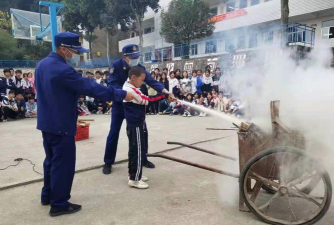 阳新县木港镇中心初级中学阅读区