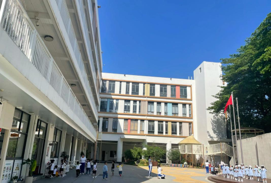 深圳市龙华区金地梅陇镇幼儿园阅读区