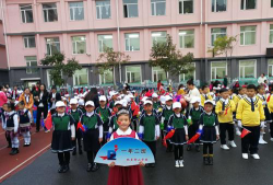 四平市地直街小学校阅读区