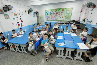 四平市铁西区迎宾街小学校阅读区