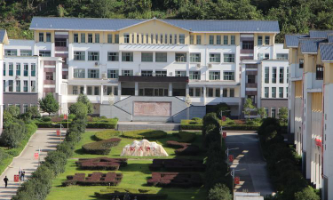 南江镇南江桥中学阅读区
