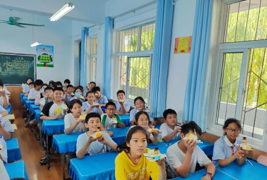 大东区二零二小学阅读区