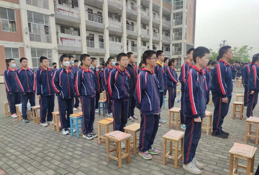 汩罗市黄市乡初级中学阅读区