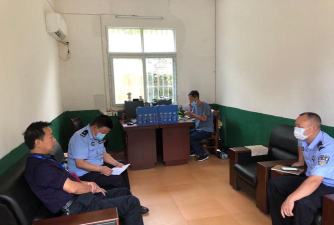 丹江口市白杨坪九年制学校中学阅读区