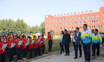 阿克苏市库木塔木一中初中部阅读区