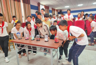 夷陵区邓村乡初级中学阅读区