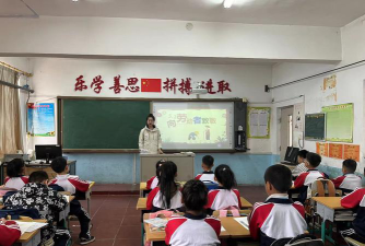 丁家房乡中心小学阅读区