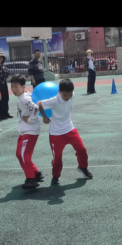 大连市西岗区兆麟小学阅读区