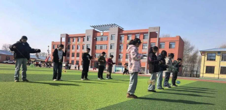 镇赉县黑鱼泡镇中心小学阅读区
