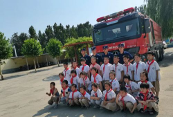 大连经济技术开发区大李家小学阅读区