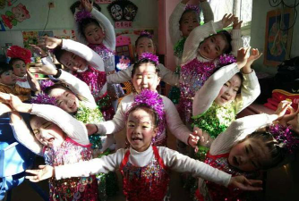 平顶山市鸿鹰幼儿园阅读区