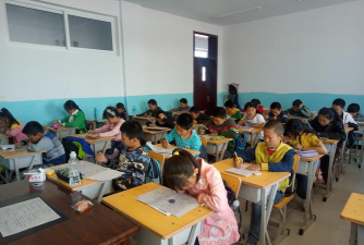 息县李塘乡老围孜学前班阅读区