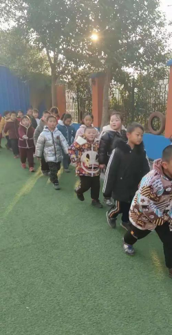 新村学前班阅读区