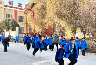 和田市吉亚乡中心学校阅读区