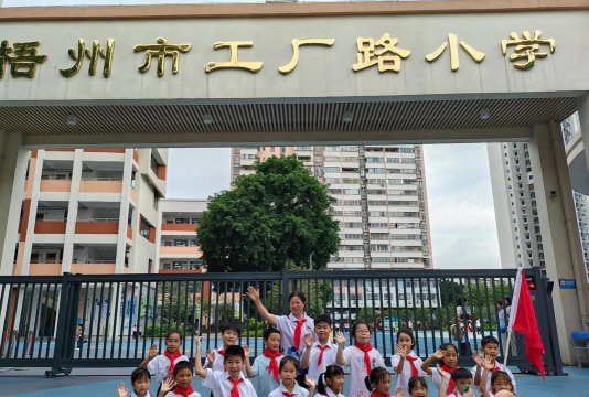 糖厂路小学阅读区