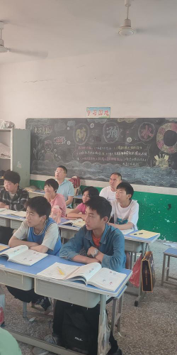 邵东县九龙镇九龙小学阅读区