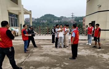 石笋乡中学阅读区